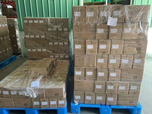 OEM Multifunction Portable Disposable Wet Wipes For Surface Cleaning Mouth Hands